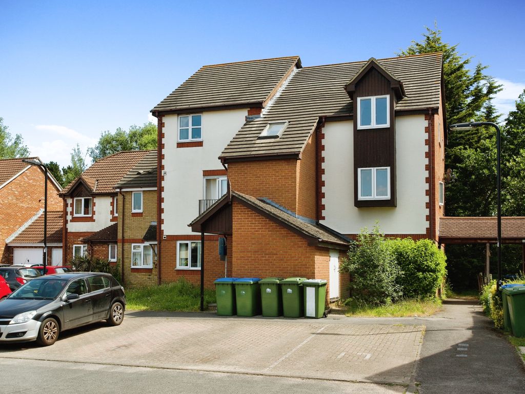 1 bed flat for sale in Dundonald Close, Southampton, Hampshire SO19