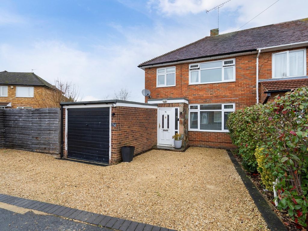 3 bed end terrace house for sale in Doddsfield Road, Slough SL2, £