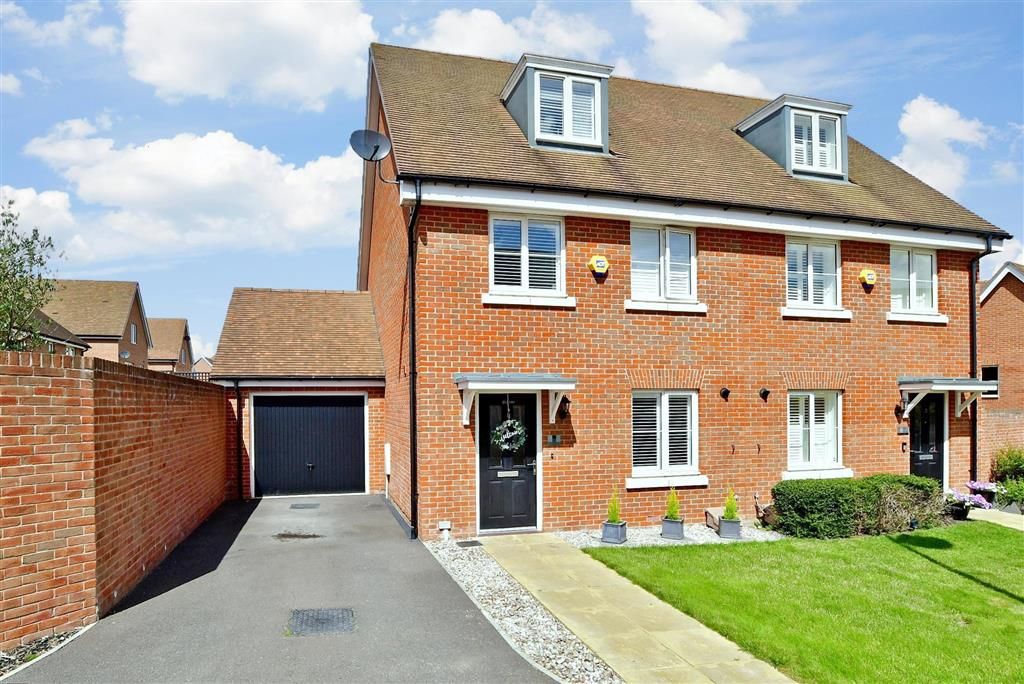 3 bed semidetached house for sale in High Beeches, Faygate, Horsham, West Sussex RH12, £440,000