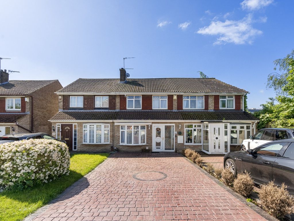 3 bed terraced house for sale in Mayplace Avenue, Crayford, Dartford