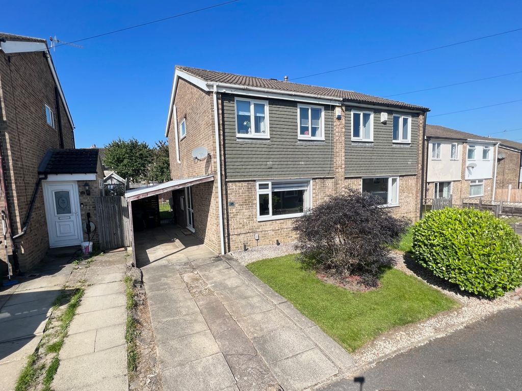 3 bed semidetached house for sale in Langlands Road, Cottingley