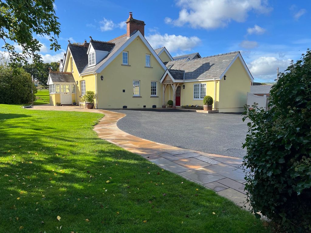 5 bed detached house for sale in Cwmcrawnon Road, Llangynidr