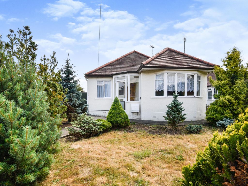2 bed bungalow for sale in Downs Avenue, Pinner, Middlesex HA5 Zoopla