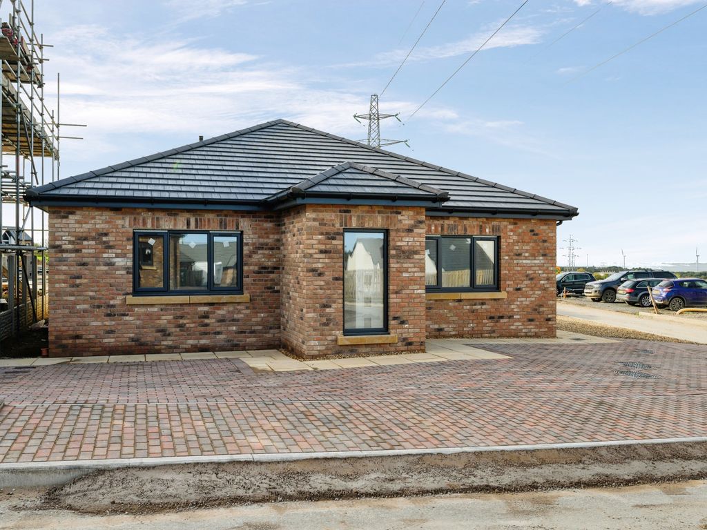3 bed detached bungalow for sale in The Woodlands, Workington CA14, £