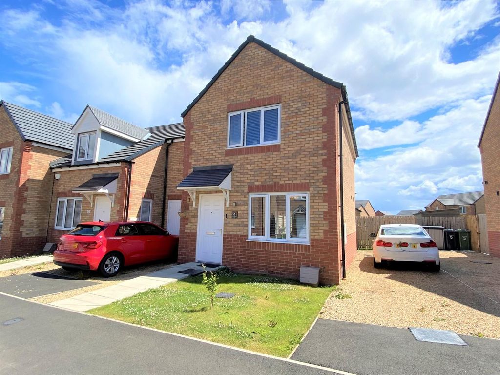 2 bed terraced house for sale in Albatross Way, Windmill Park