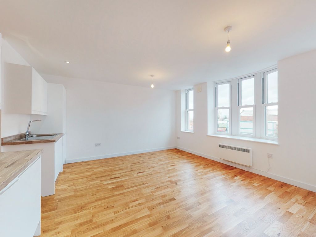2 bed flat to rent in North End Road, Golders Green NW11, £1,950 pcm Zoopla