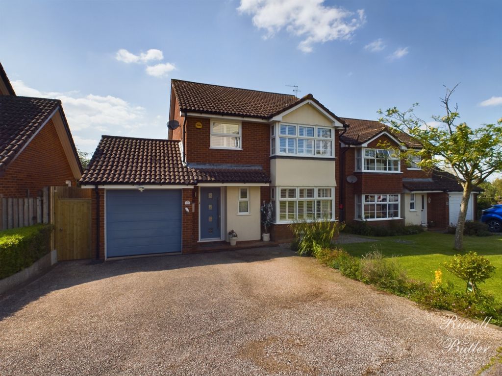 4 bed detached house for sale in St. Michaels Way, Steeple Claydon