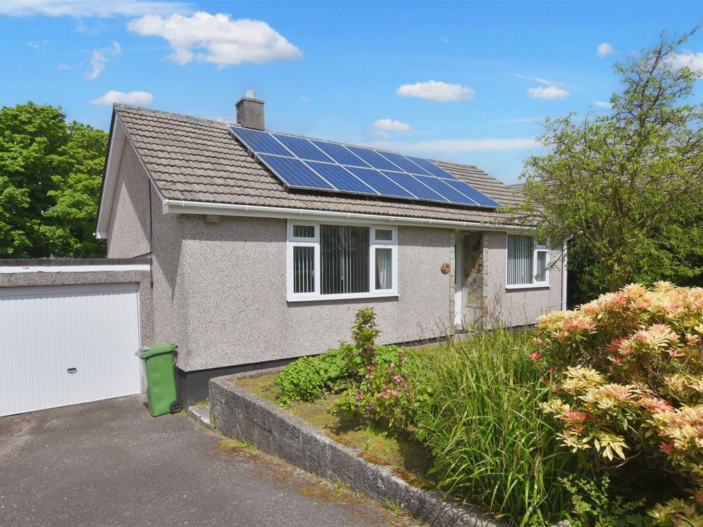 2 bed detached bungalow for sale in Highland Park, Redruth TR15, £