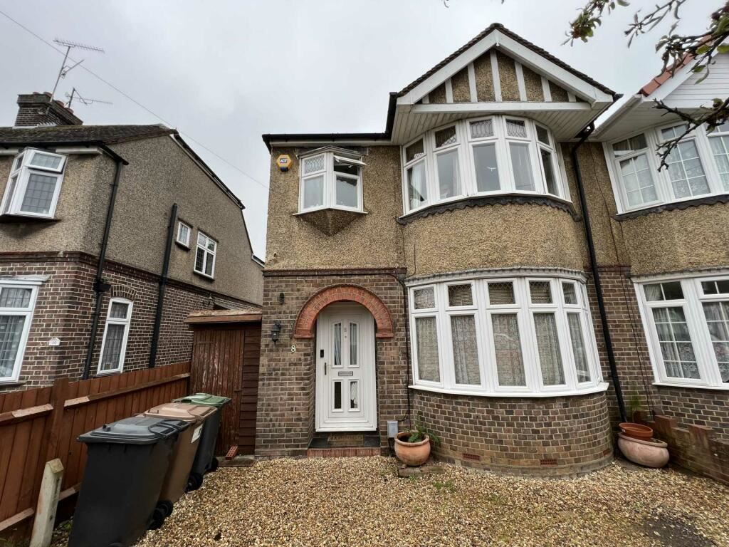 3 bed semidetached house for sale in St. Michaels Crescent, Luton LU3