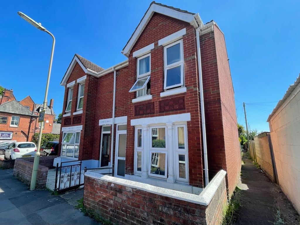 3 bed semidetached house for sale in Blenheim Road, Eastleigh SO50