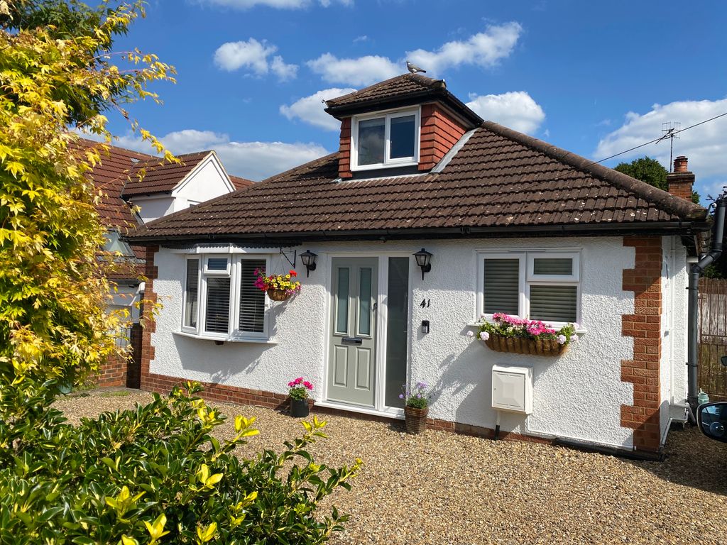 4 bed detached bungalow for sale in High Ridge Road, Hemel Hempstead