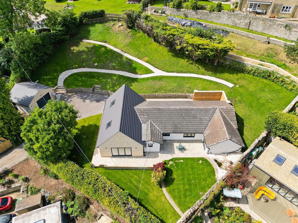 4 bed detached bungalow for sale in Box, Stroud GL6, £1,150,000 Zoopla