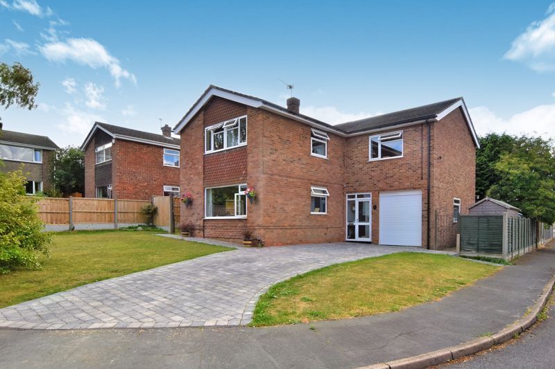 5 bed detached house for sale in Cromwell Close, Washingborough