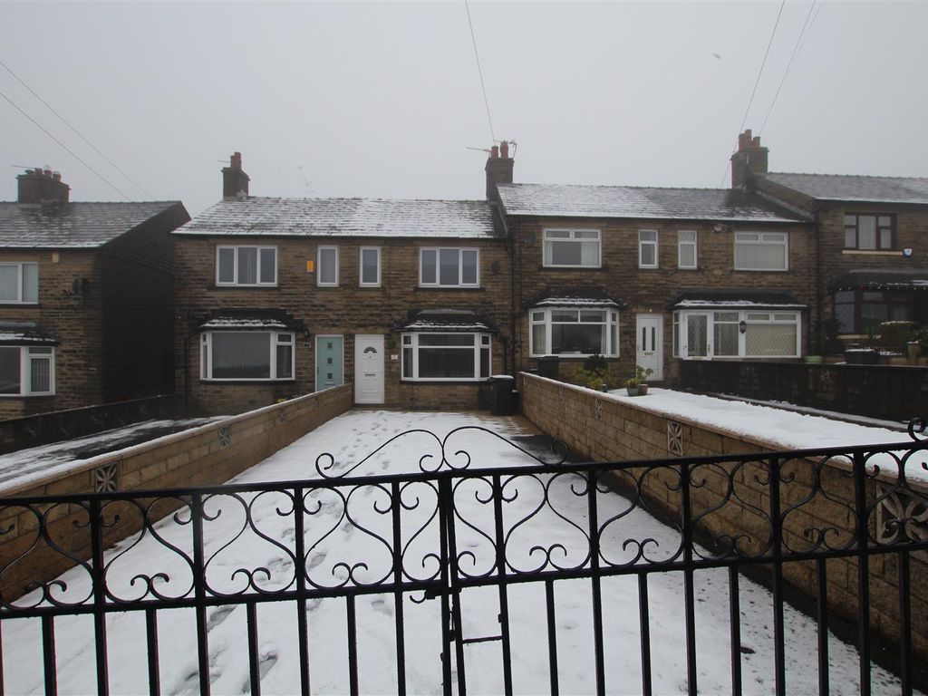 3 bed terraced house to rent in Cooper Lane, Shelf, Halifax HX3, £850