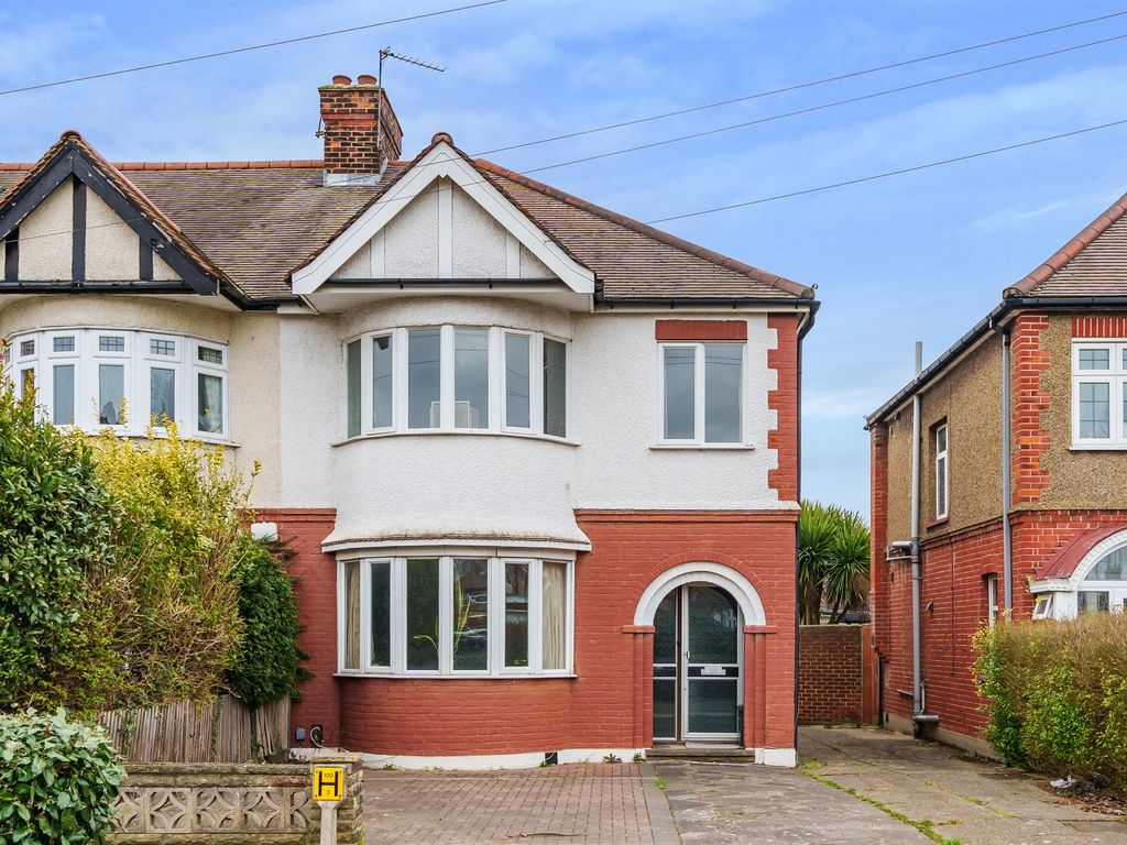 3 bed semidetached house for sale in Carnarvon Avenue, Enfield EN1