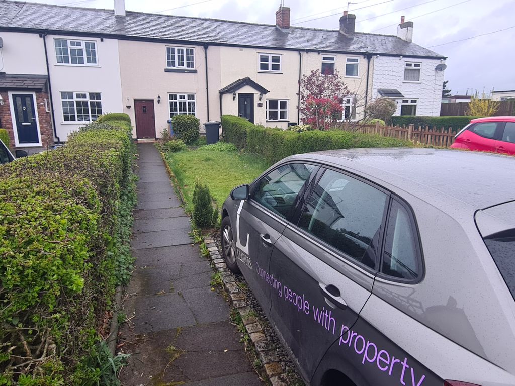 2 bed terraced house to rent in Warrington Road, Glazebury, Warrington