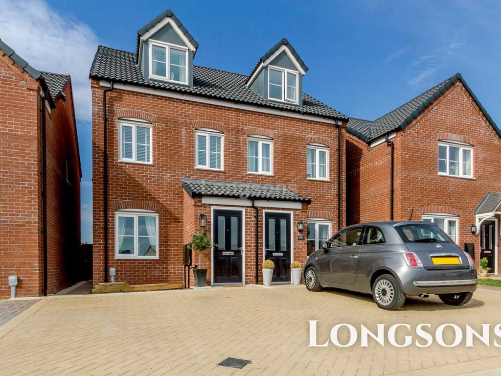 3 bed semidetached house for sale in Vulcan Way, Swaffham PE37, £