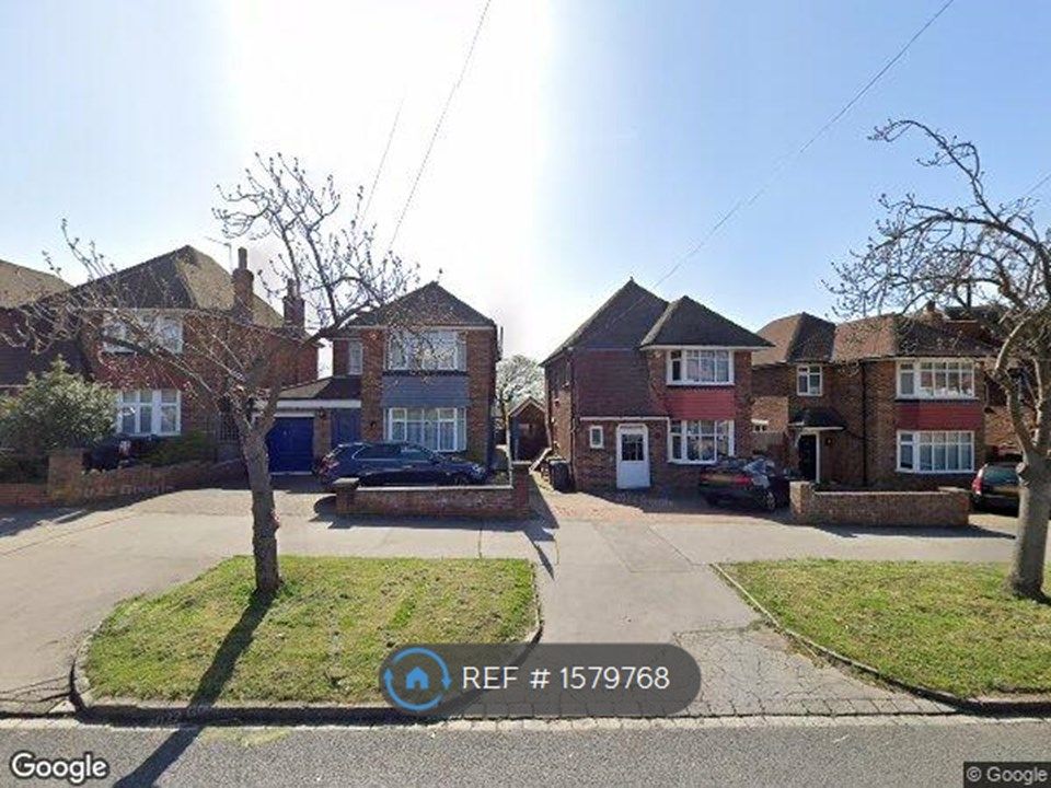 3 bed detached house to rent in Waddington Way, London SE19 Zoopla
