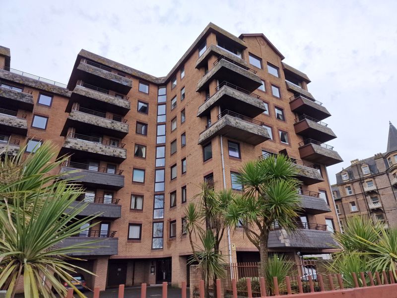 2 bed flat for sale in Carlton Mansions South, Beach Road, WestonSuper