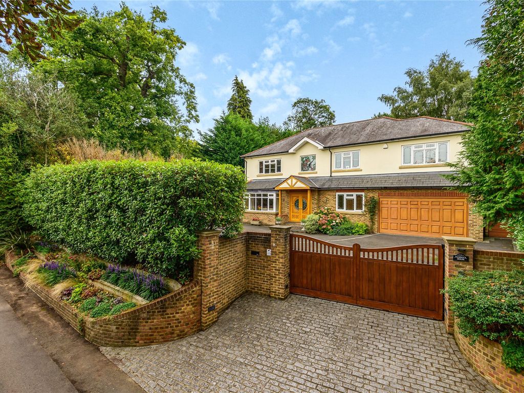 5 bed detached house for sale in Chertsey, Surrey KT16, £1,625,000 Zoopla