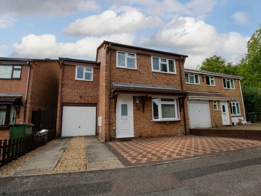 4 bed detached house for sale in Berrywood Gardens, Hedge End