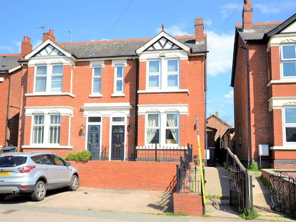 4 bed semidetached house for sale in Painswick Road, Gloucester GL4