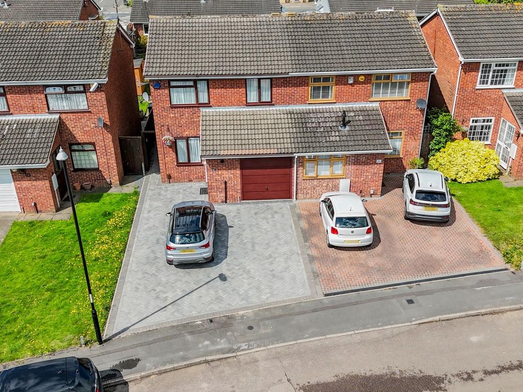 3 bed semidetached house for sale in Beckfoot Drive, Walsgrave