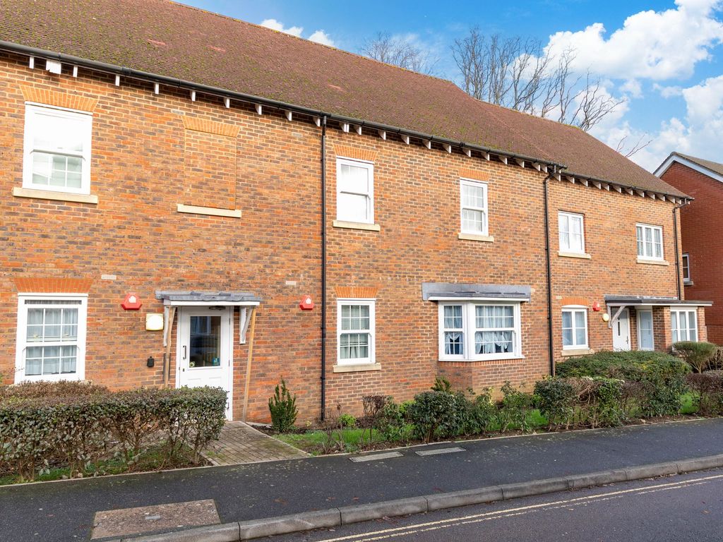 Oak Road, Summer House Oak Road RH11  