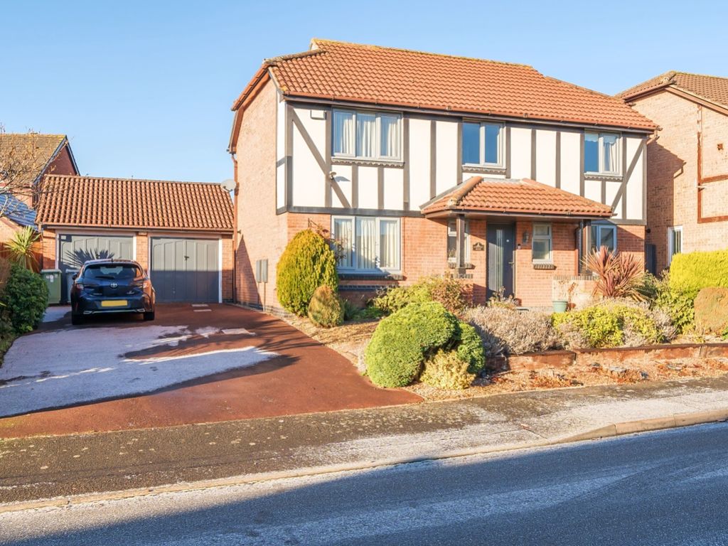 4 bed detached house for sale in 16 Orangewood Close, Gonerby Hill Foot, Grantham, Lincolnshire
