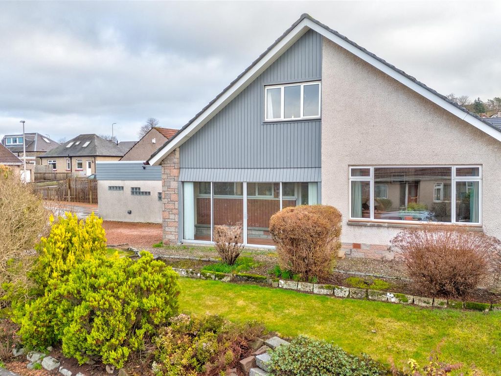 5 bed detached house for sale in Potters Park Crescent, Forfar DD8, £290,000 Zoopla