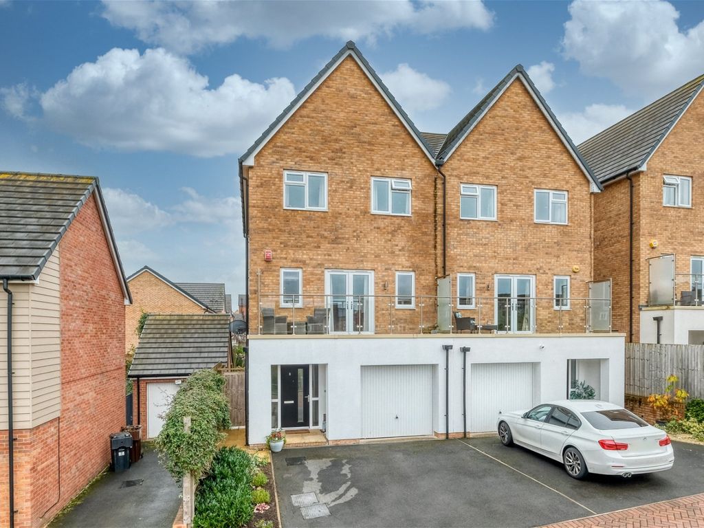 4 bed semidetached house for sale in Payton Street, Cofton Hackett