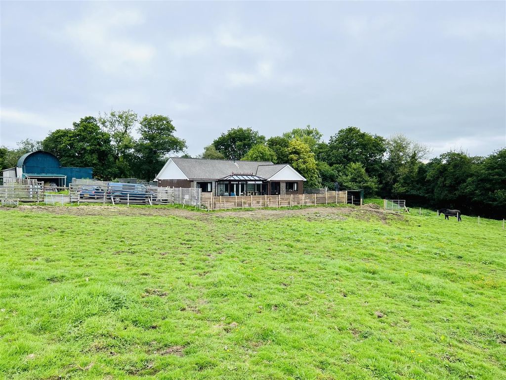 4 bed farm for sale in Blacklion Road, Capel Hendre, Ammanford SA18, £
