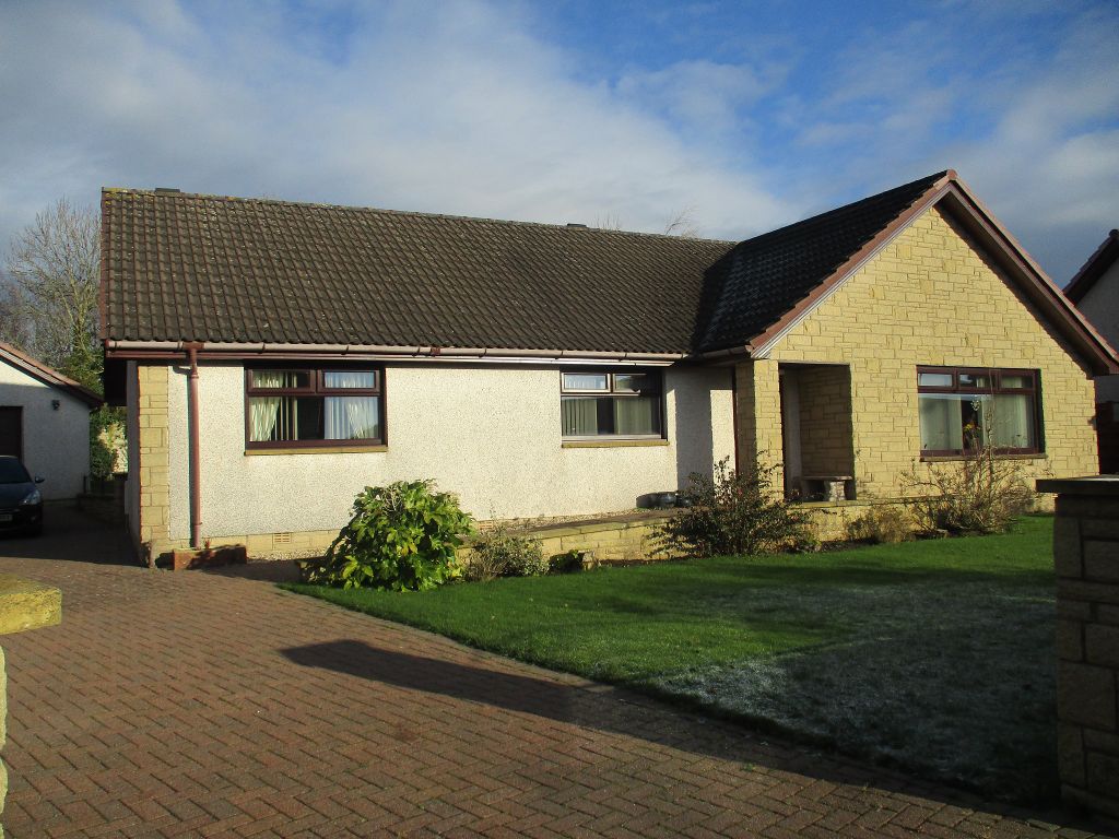 4 bed detached bungalow for sale in Northfield Park, Annan DG12, £