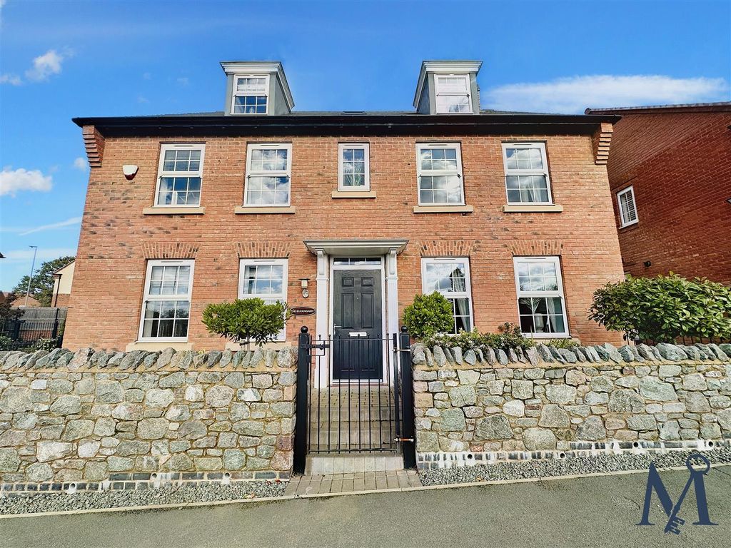 5 bed detached house for sale in Grange Road, Hugglescote, Coalville