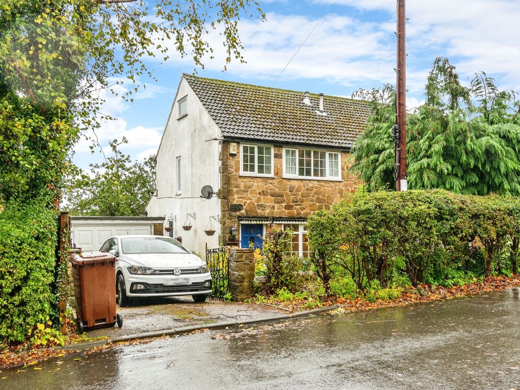 4 bed semidetached house for sale in Moorland Avenue, Leeds LS20, £