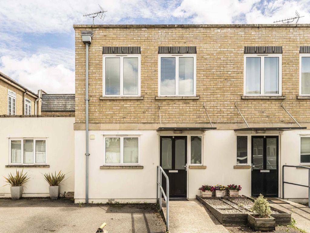 2 bed semidetached house for sale in Brighton Road, Surbiton KT6, £675,000 Zoopla