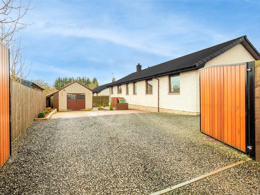 5 bed bungalow for sale in Tibbermore, Perth PH1, £291,500 Zoopla