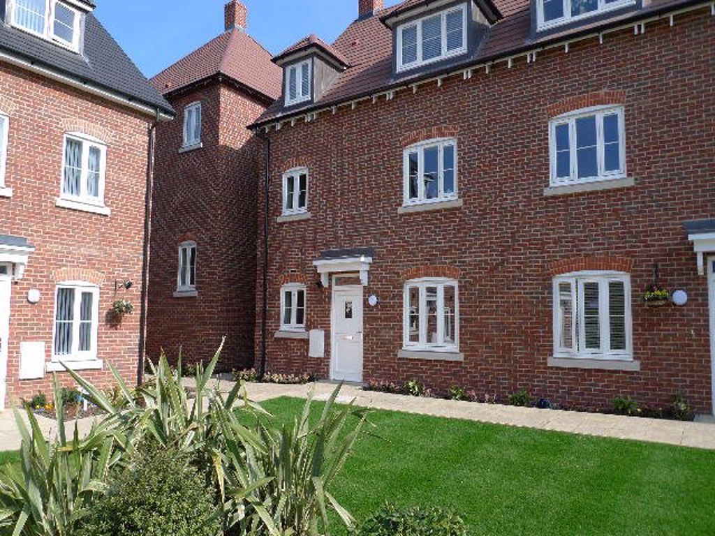 2 bed flat to rent in Avian Avenue, Radlett Road, Frogmore AL2 Zoopla