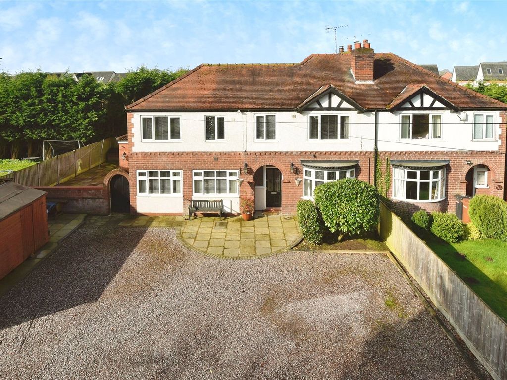 5 bed semidetached house for sale in London Road, Stapeley, Nantwich