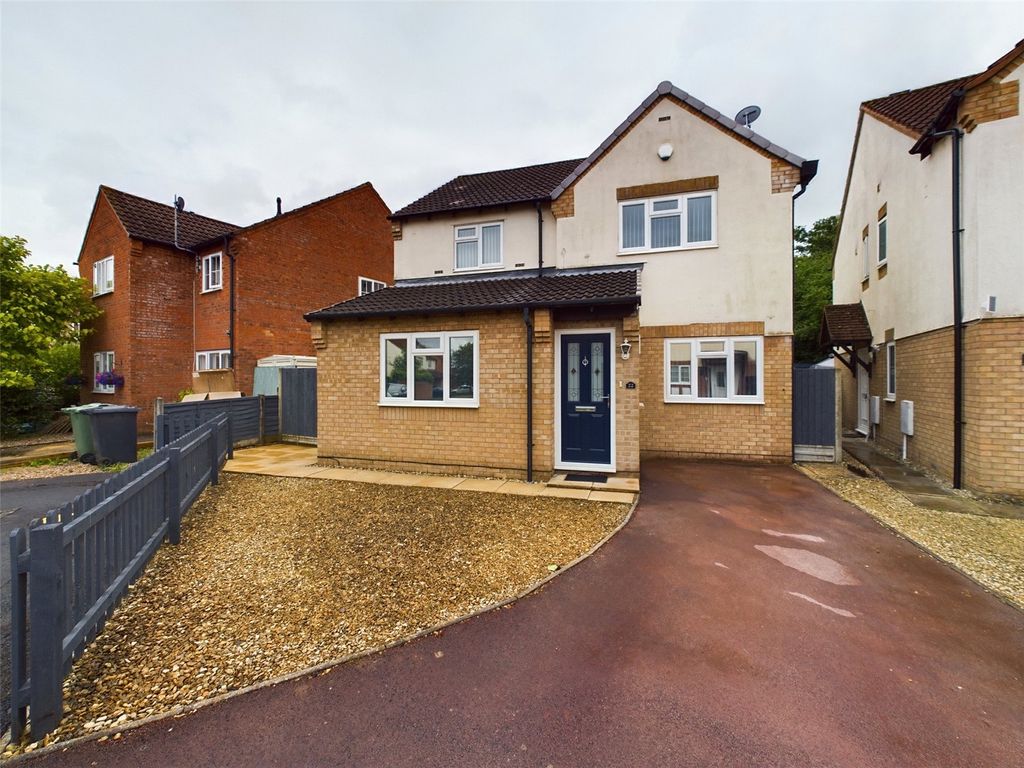 4 bed detached house for sale in Hillcot Close, Quedgeley, Gloucester