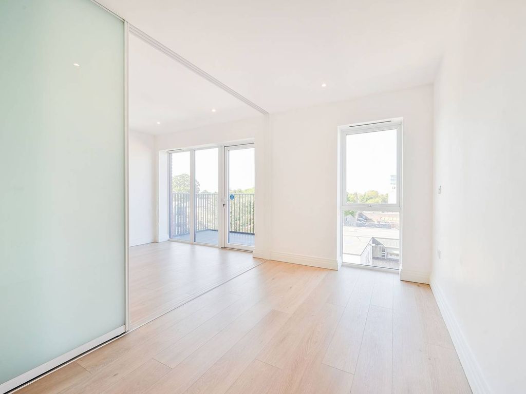 Studio for sale in Bogart House, Ealing Broadway, London W5, £500,000