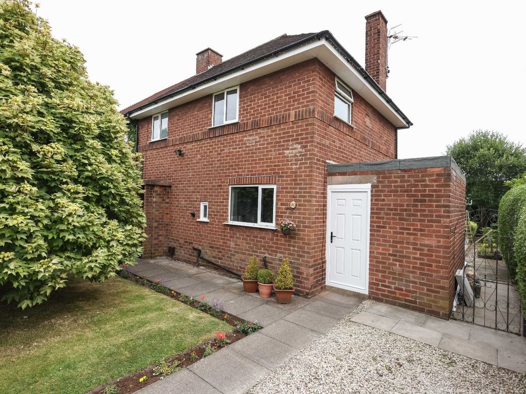 3 bed semidetached house for sale in Churchill Road, Catshill