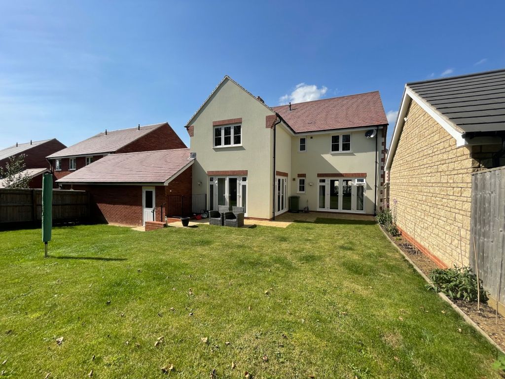 4 bed detached house for sale in Corallian Drive, Faringdon