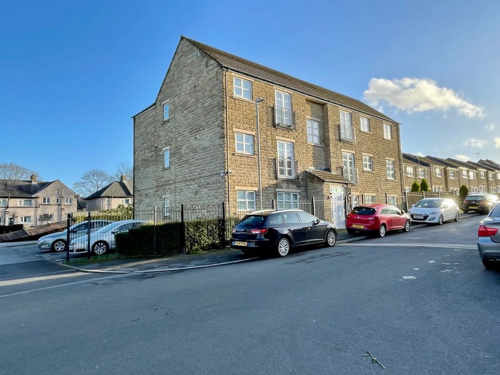 Marlington Drive, Huddersfield, West Yorkshire HD2  