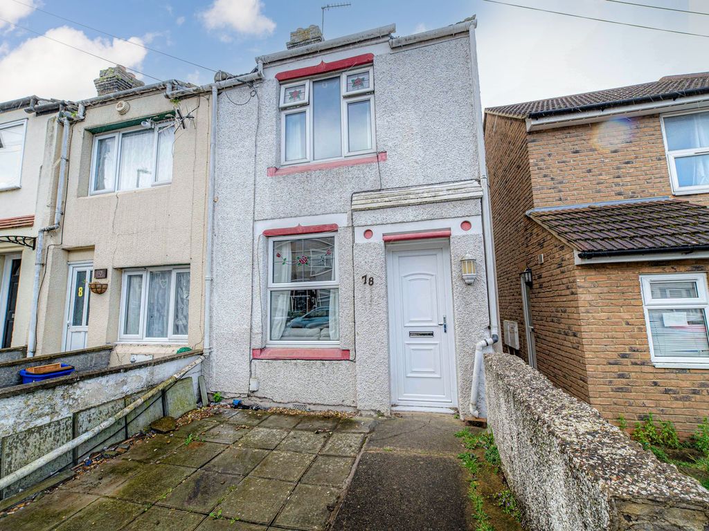 3 bed end terrace house for sale in Shortlands Road, Sittingbourne ME10