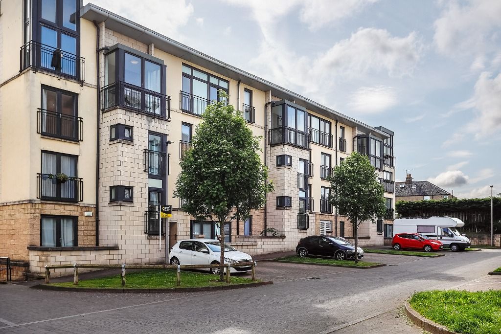 2 bed flat to rent in Colonsay Close, Granton, Edinburgh EH5 Zoopla