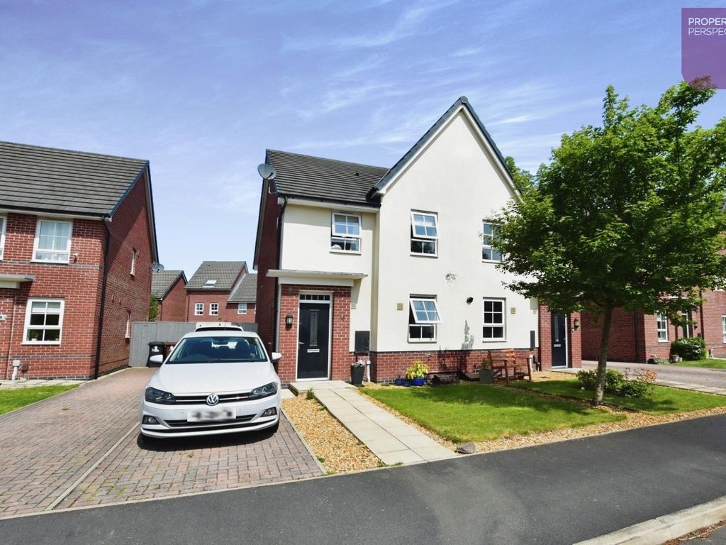 4 bed semidetached house for sale in Texan Close, Warton, Preston PR4