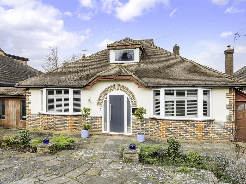 2 bed detached bungalow for sale in Great Tattenhams, Epsom KT18 Zoopla