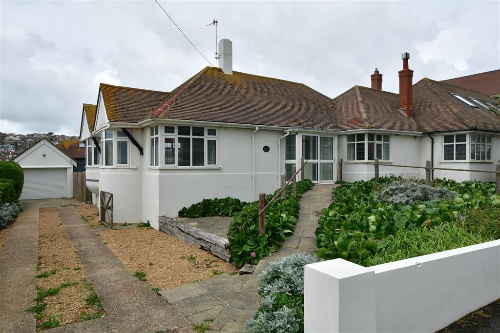 3 bed property for sale in Chichester Drive East, Saltdean, Brighton