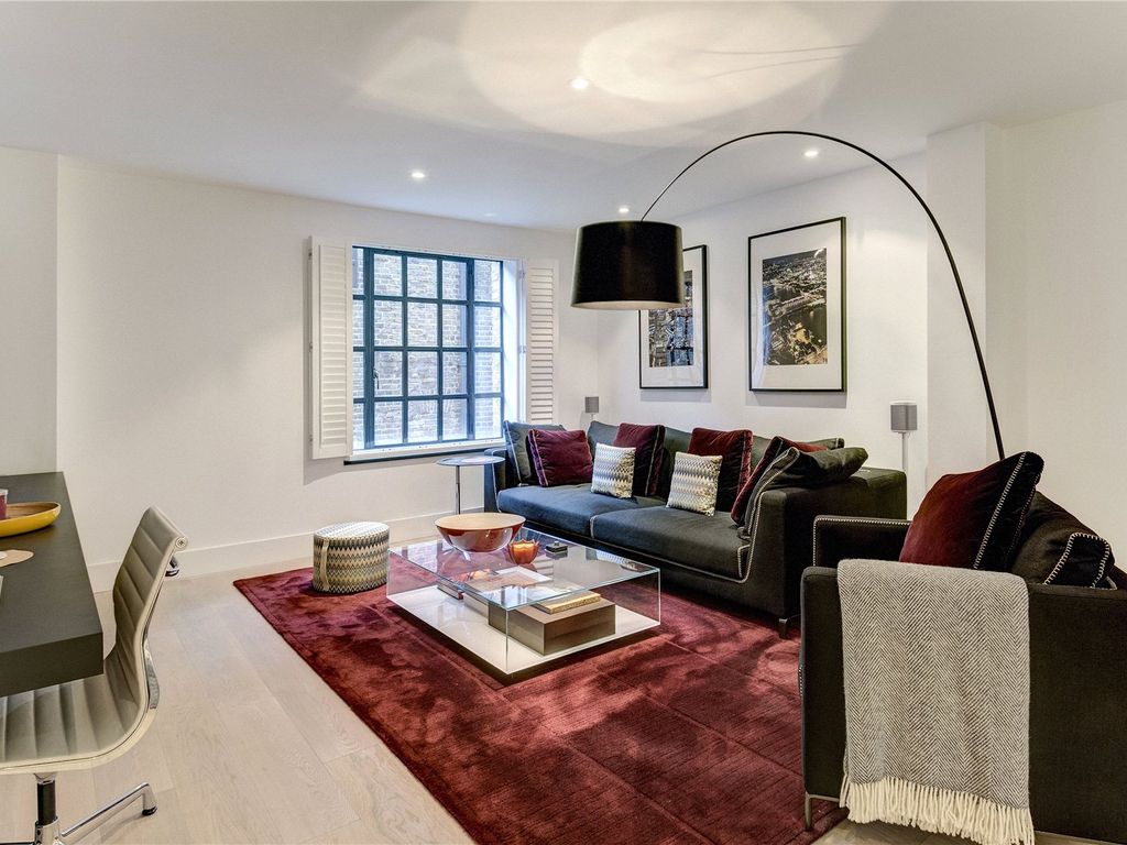 Bull Inn Court, Covent Garden WC2R  